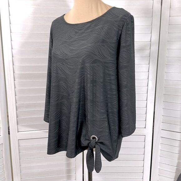 Chico’s Easywear Top Size 2 (12) Gray Textured Fabric - Picture 5 of 15